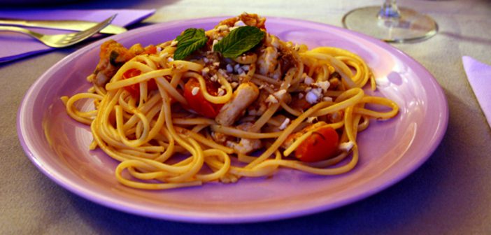Ricetta Spaghetti con pesce spada, pomodorini e mandorle croccanti!