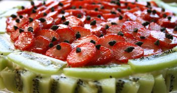 Ricetta Cheesecake fredda con fragole e kiwi