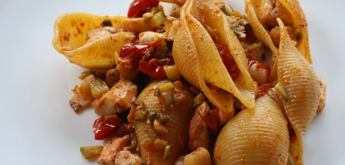 Ricetta conchiglioni al sugo di pesce e zucchine
