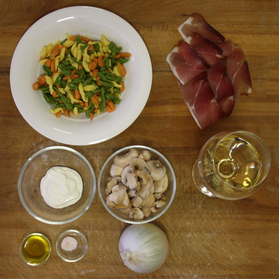 Ingredienti ricetta spaetzle speck e funghi