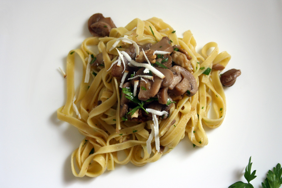 Tagliatelle funghi e noci