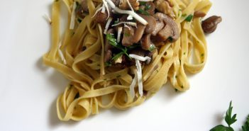 Ricetta tagliatelle funghi e noci