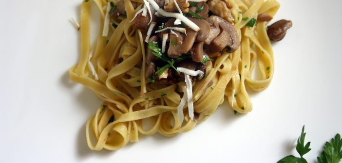 Ricetta tagliatelle funghi e noci