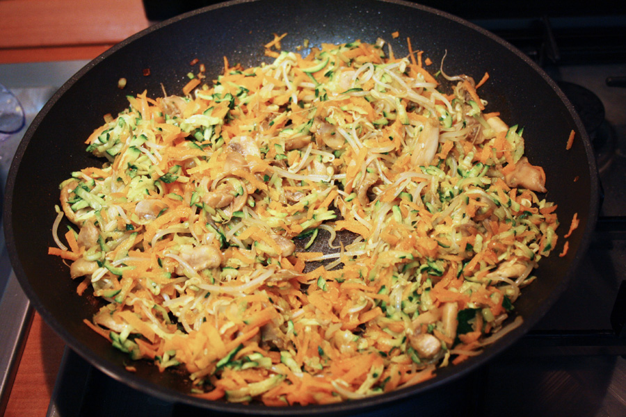 Ricetta spaghetti di riso con verdure