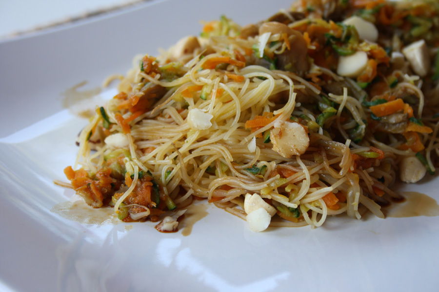 Ricetta spaghetti di riso con verdure