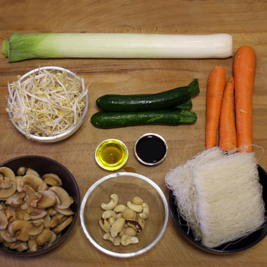 Ingredienti ricetta spaghetti di riso con verdure