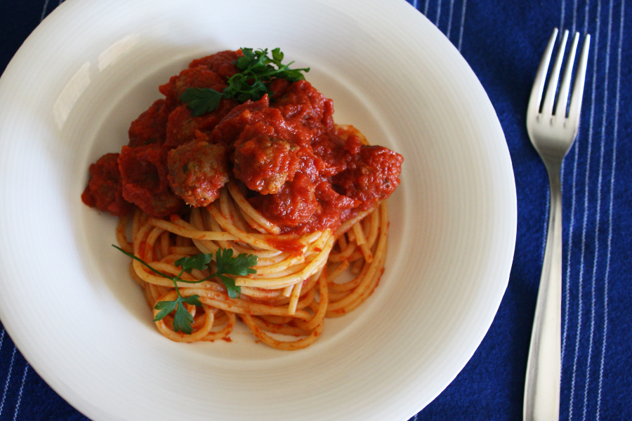 Spaghetti con polpette al pomodoro