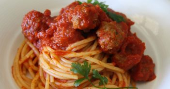 Ricetta tagliatelle con polpette e pomodoro