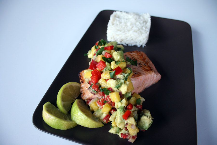 Ricetta salmone con salsa al mango e avocado e riso al cocco