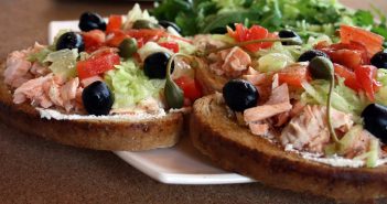 Bruschetta al salmone