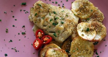 Merluzzo al forno con patate con panatura speziata!