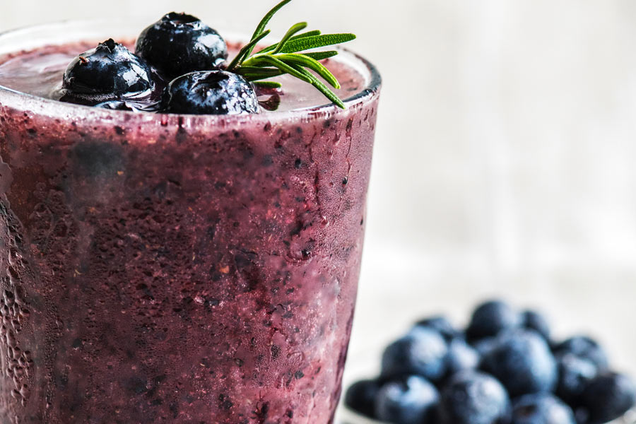 5 idee per una colazione sana: frullato ai mirtilli