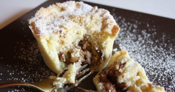 Torta di riso dolce con gocce di cioccolato fondente