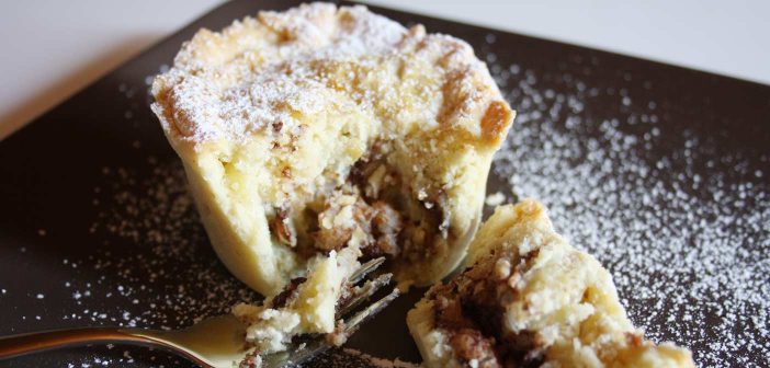 Torta di riso dolce con gocce di cioccolato fondente