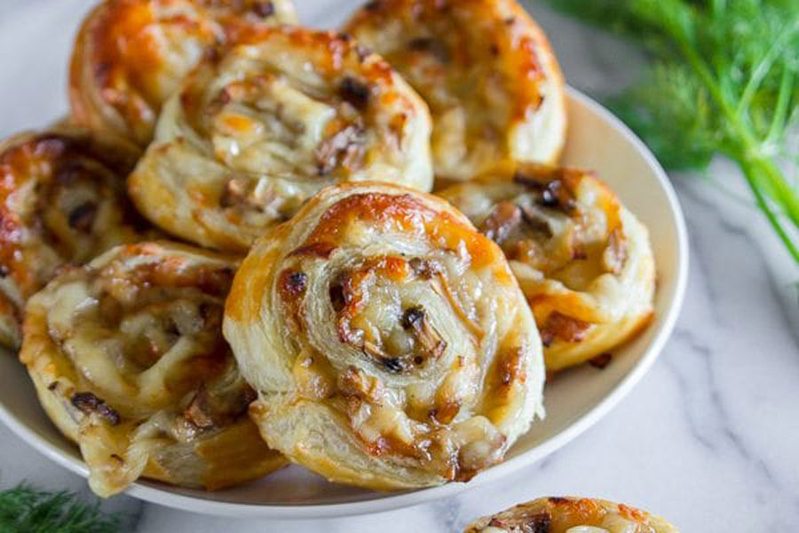 Antipasti con pasta sfoglia: 5 idee buonissime e veloci da preparare