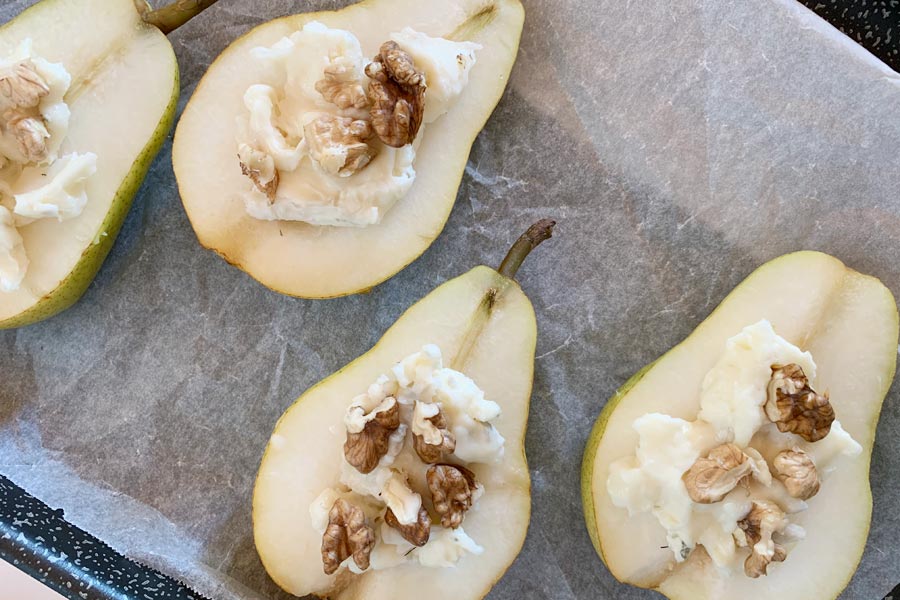 Pere al forno con gorgonzola e noci, il dessert facile, veloce e buonissimo!