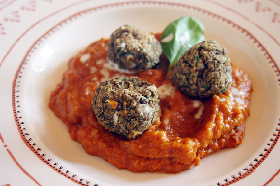 Polpette di lenticchie su crema di zucca, provale questa sera!