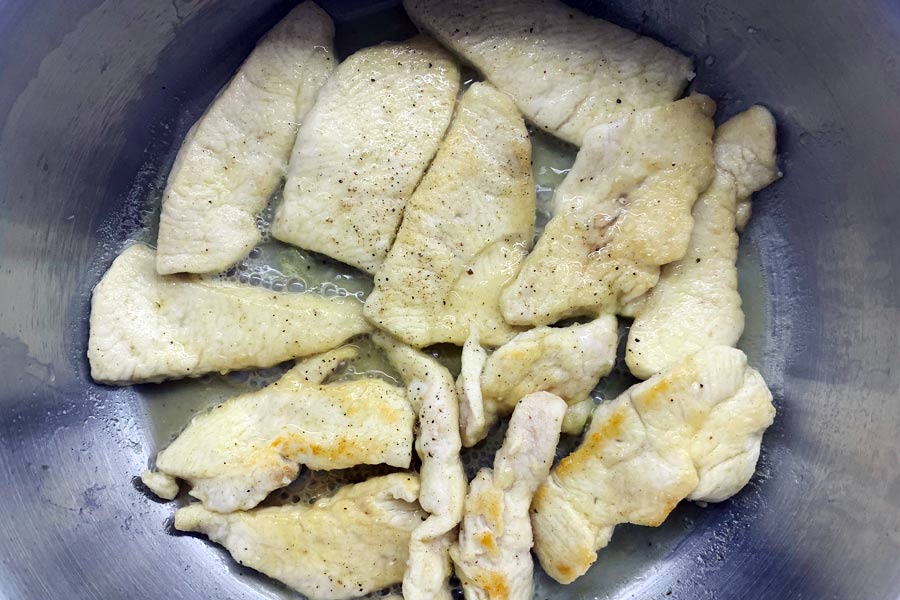 Straccetti di Pollo al Limone, Questa Sera Prepara la Cena in 10 Minuti!