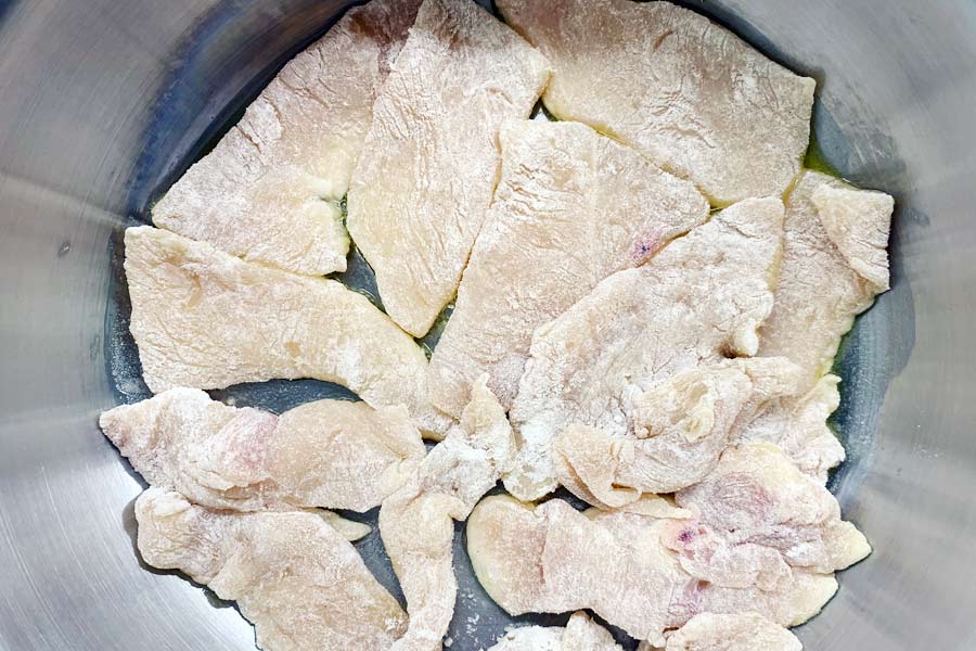 Straccetti di Pollo al Limone, Questa Sera Prepara la Cena in 10 Minuti!