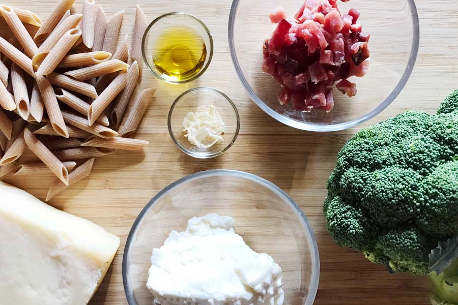 Penne integrali con crema di broccoli e speck: provale a pranzo!