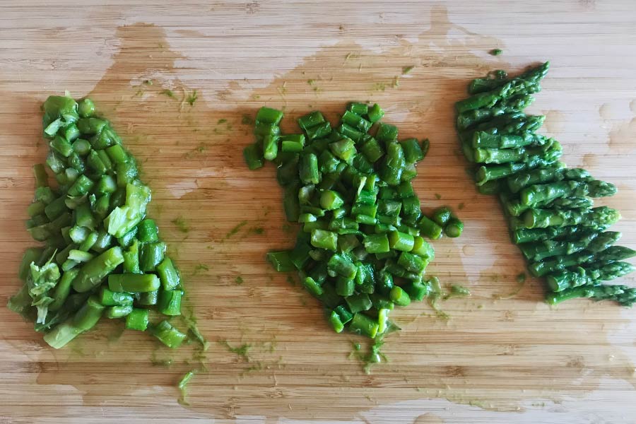 Tagliatelle con gamberoni e asparagi