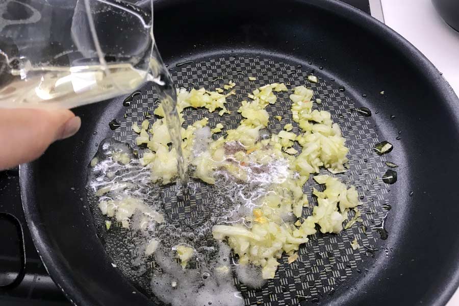 Tagliatelle con gamberoni e asparagi