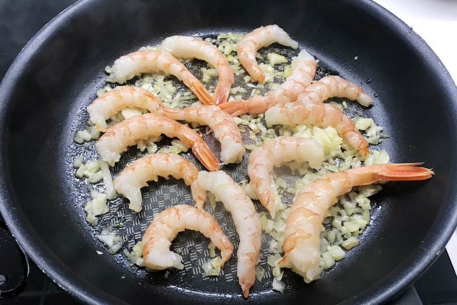 Tagliatelle con gamberi e asparagi