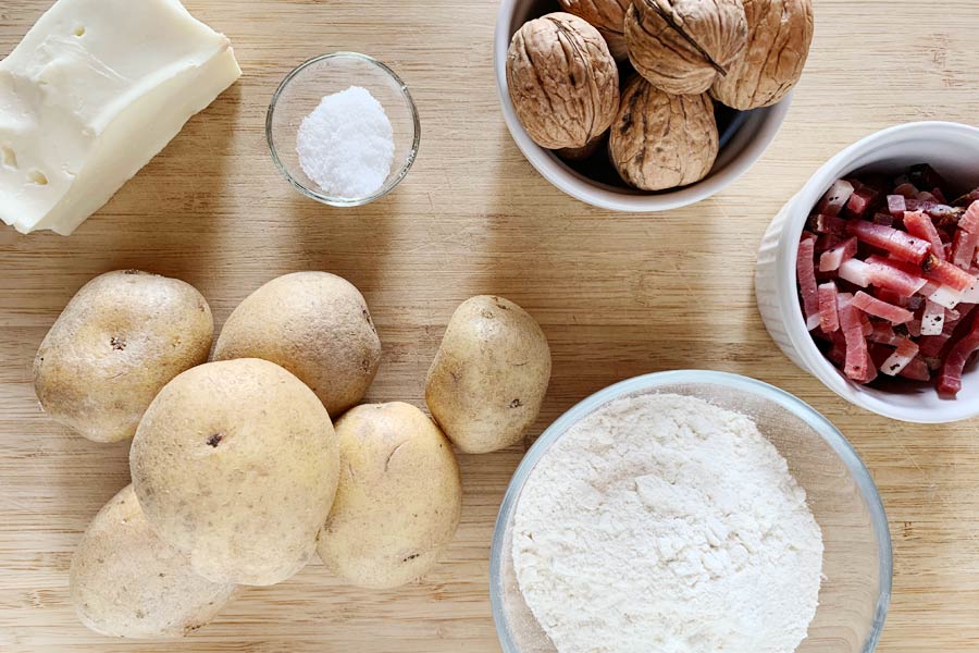 Ricetta gnocchi speck e noci