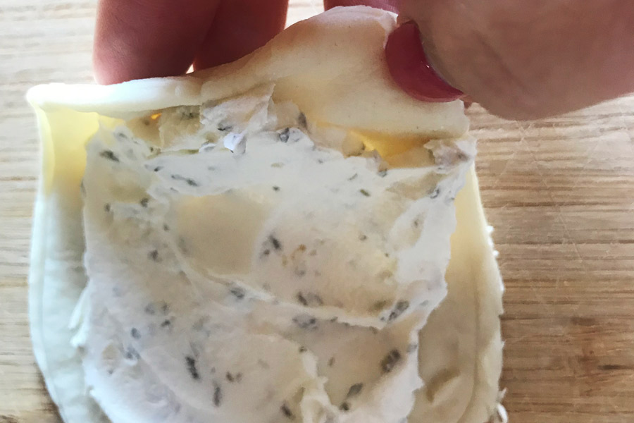 Antipasto facile e veloce: pan brioche salato farcito con formaggio cremoso
