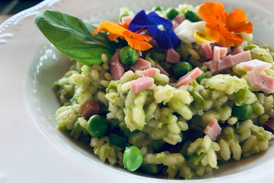 Risotto con piselli e prosciutto cotto affumicato