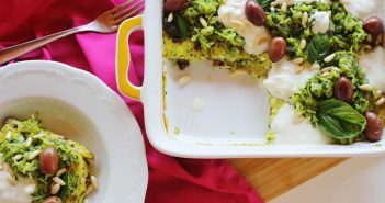 Frittata di zucchine con olive, cipolla di Tropea e squacquerone Frittata di zucchine