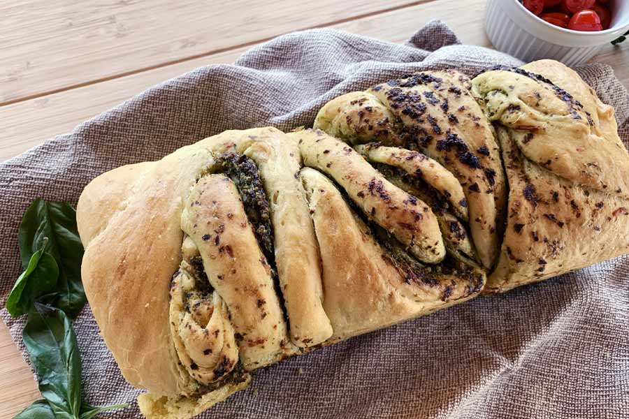 Pan brioche al pesto di basilico