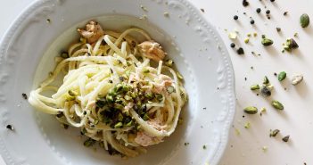 Pasta salmone e pistacchi