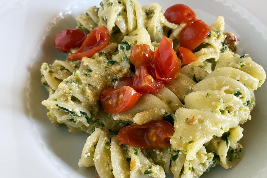 Pasta ricotta e pesto