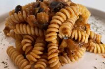 Pasta con melanzane e finocchietto